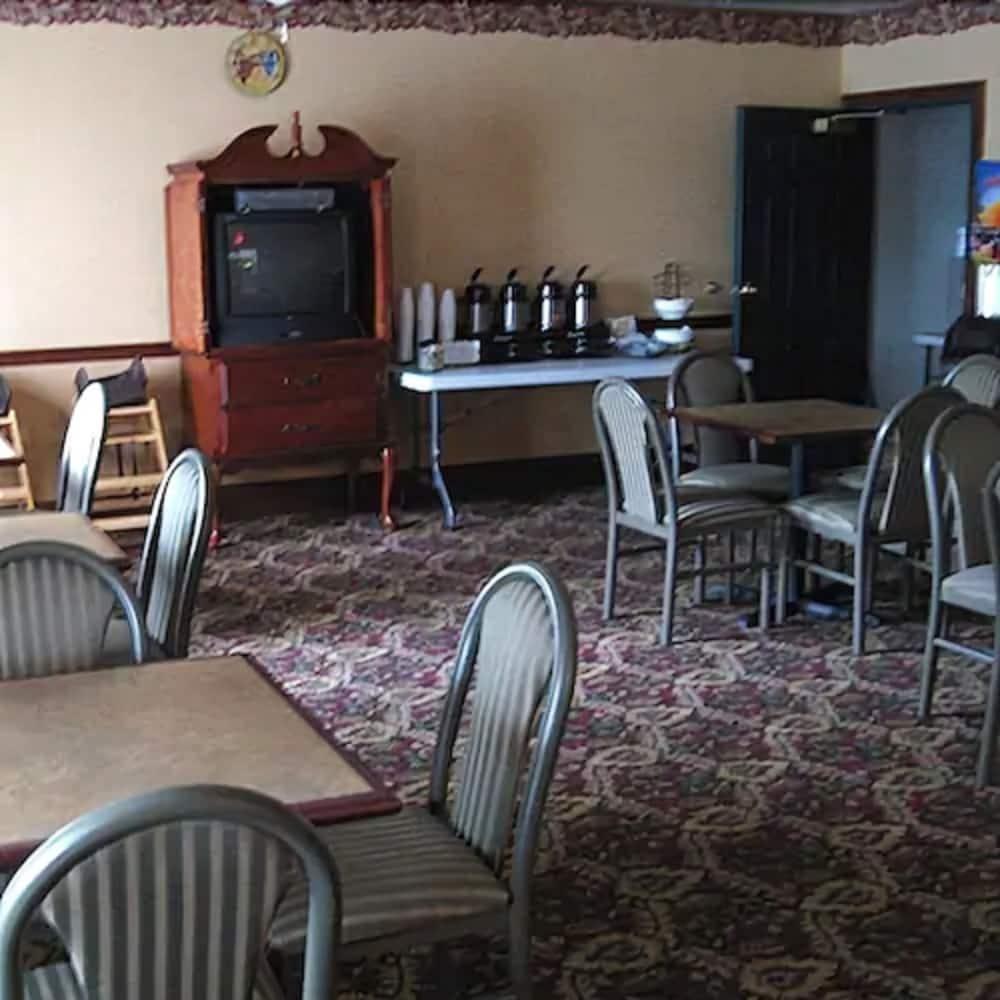 Econo Lodge Inn & Suites Marianna Bagian luar foto