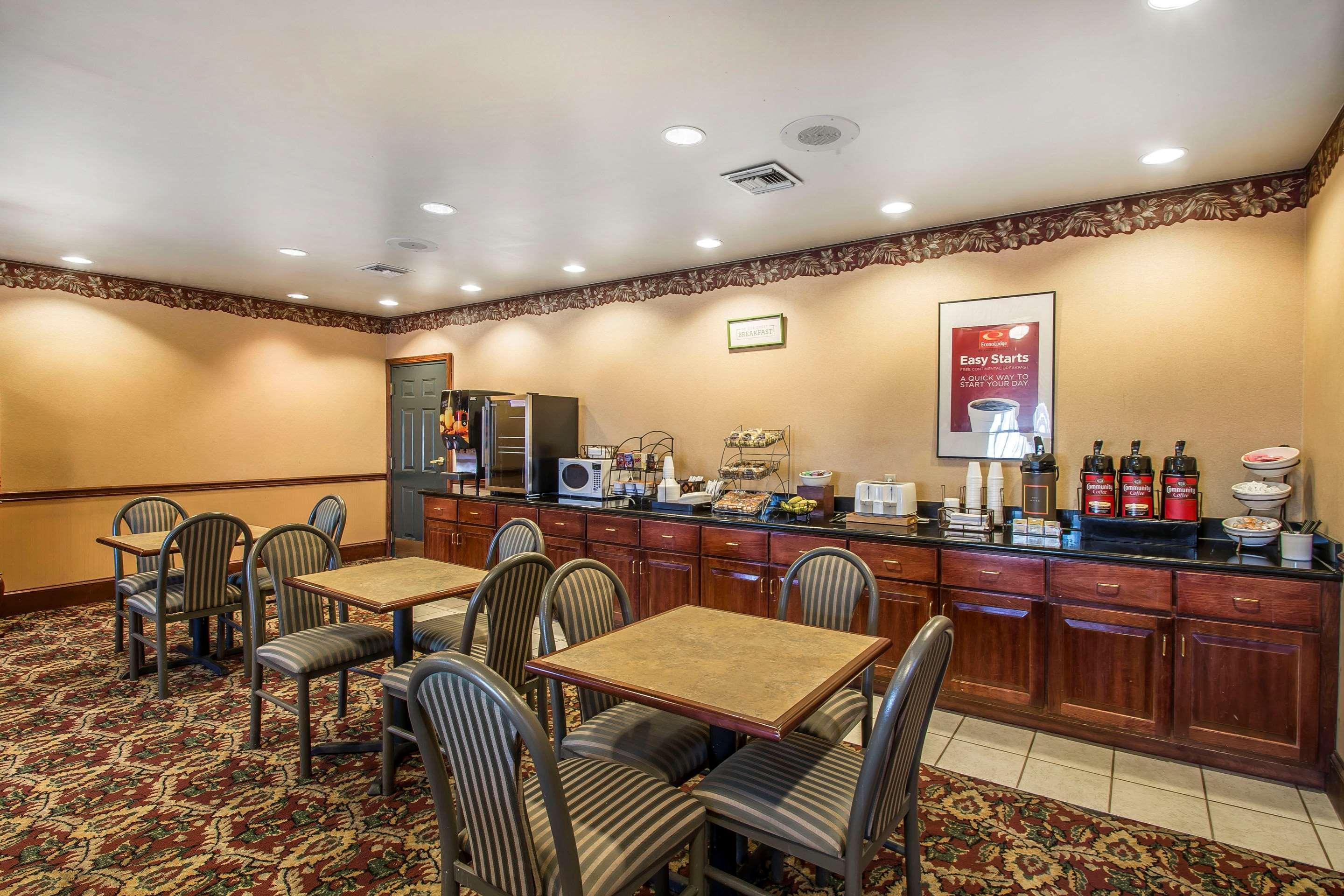 Econo Lodge Inn & Suites Marianna Bagian luar foto