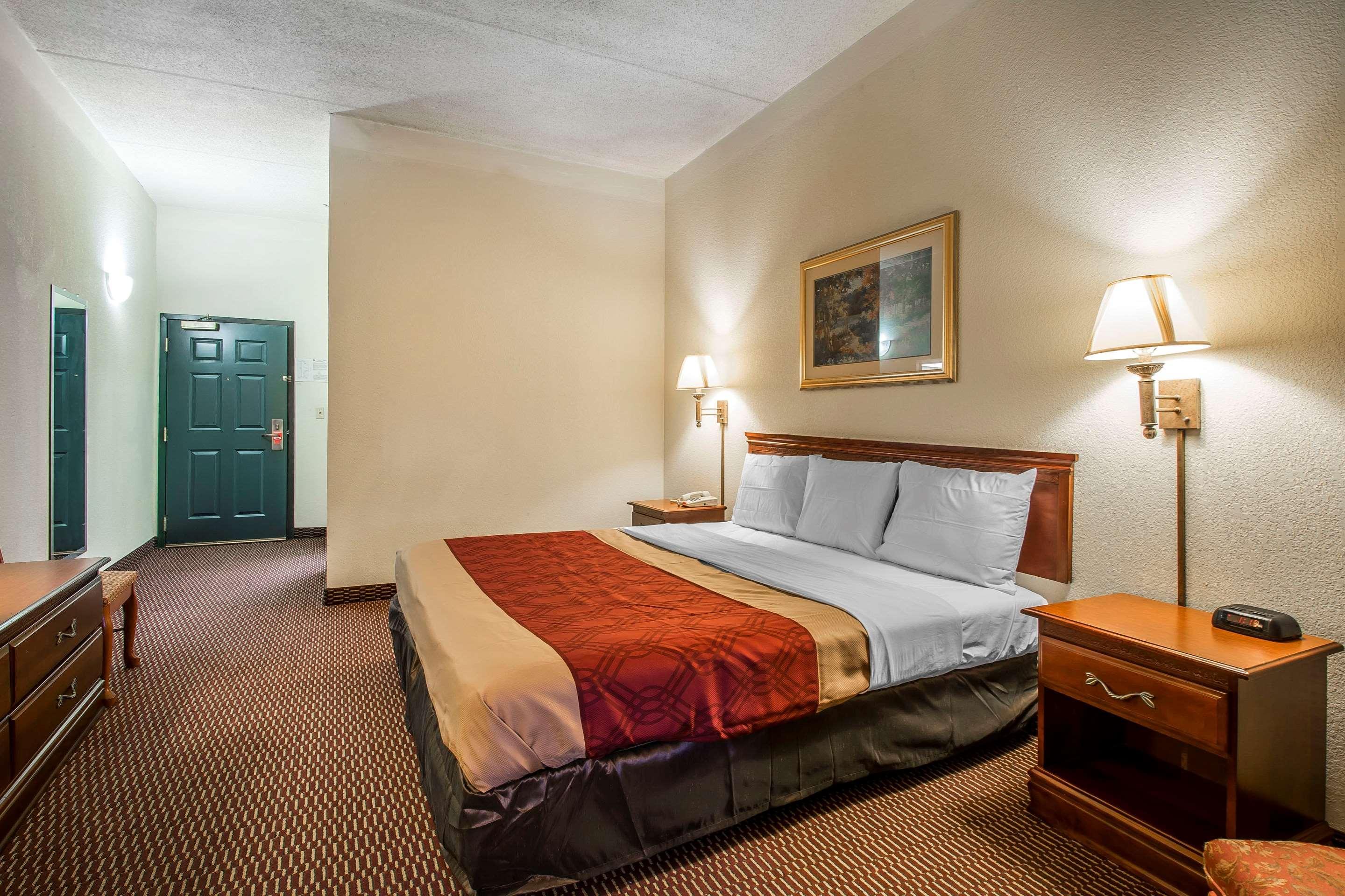 Econo Lodge Inn & Suites Marianna Bagian luar foto