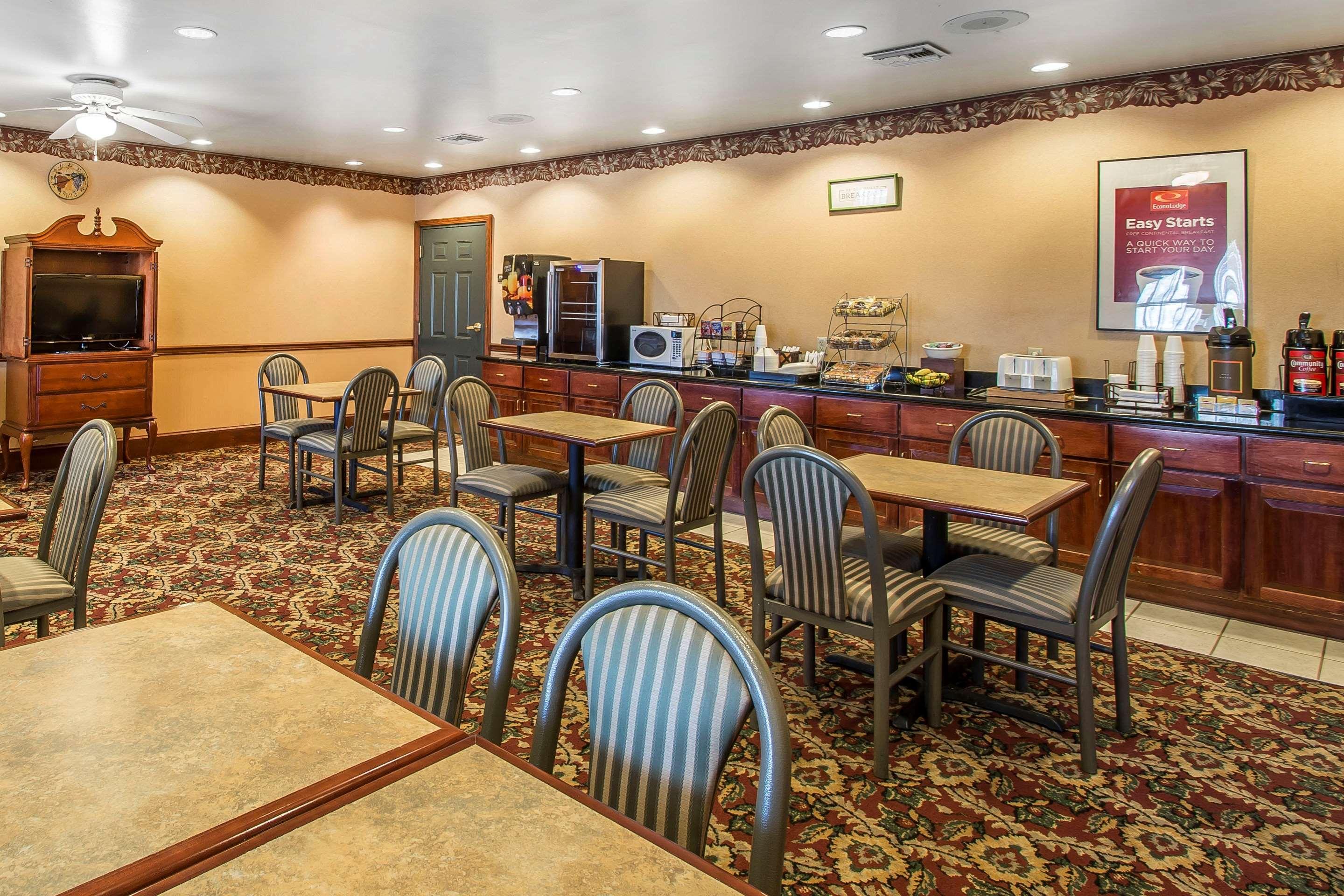 Econo Lodge Inn & Suites Marianna Bagian luar foto