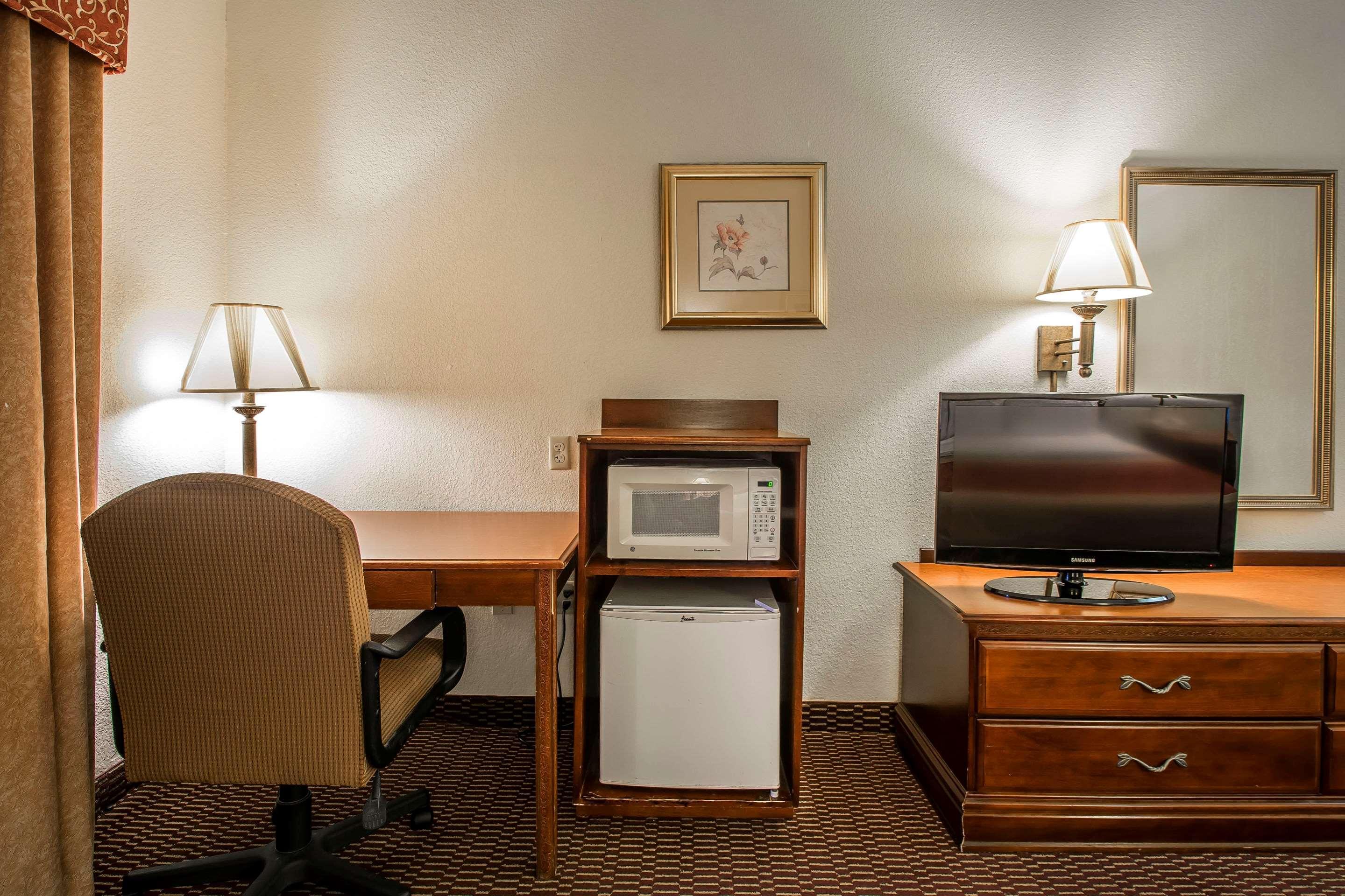 Econo Lodge Inn & Suites Marianna Bagian luar foto