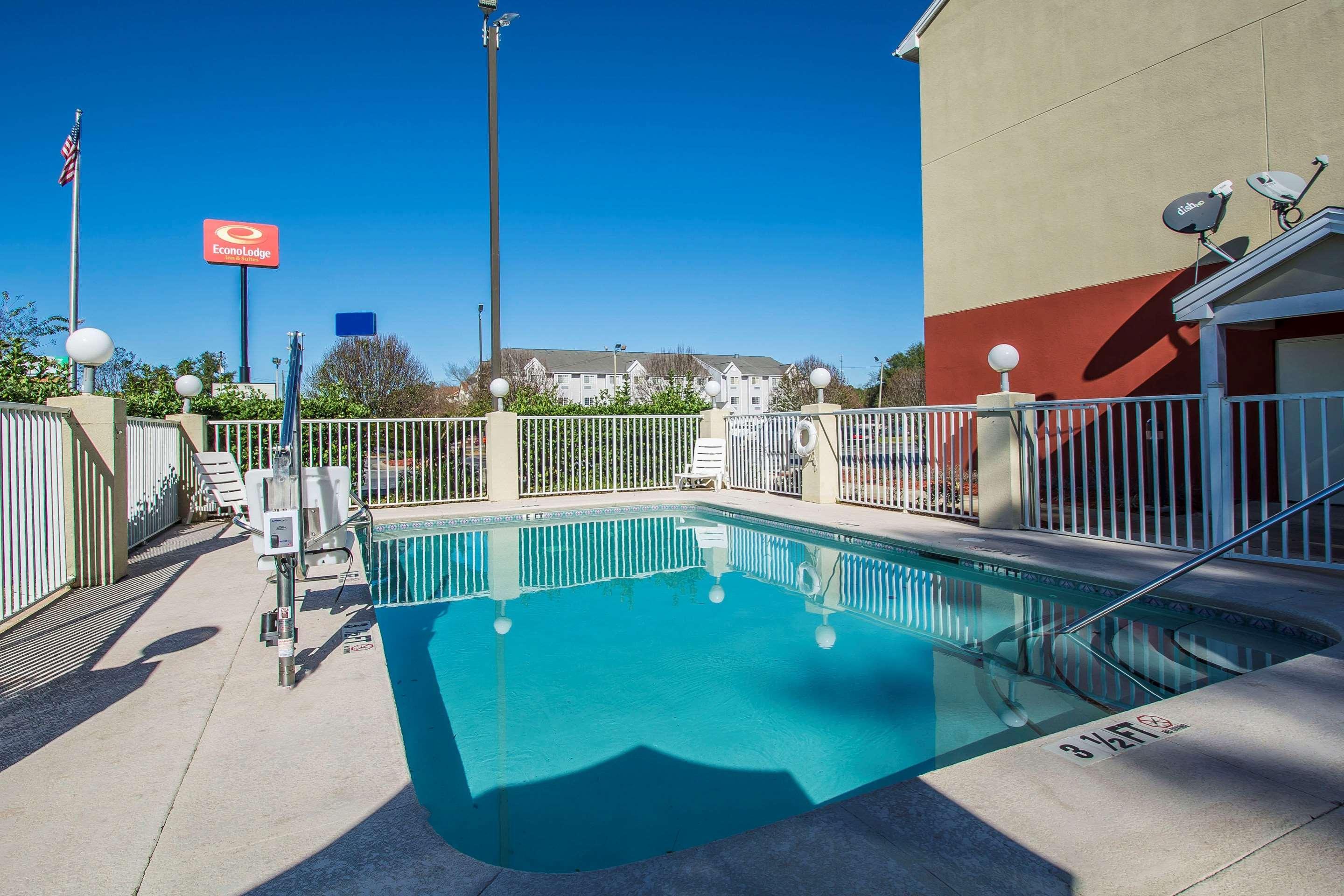 Econo Lodge Inn & Suites Marianna Bagian luar foto